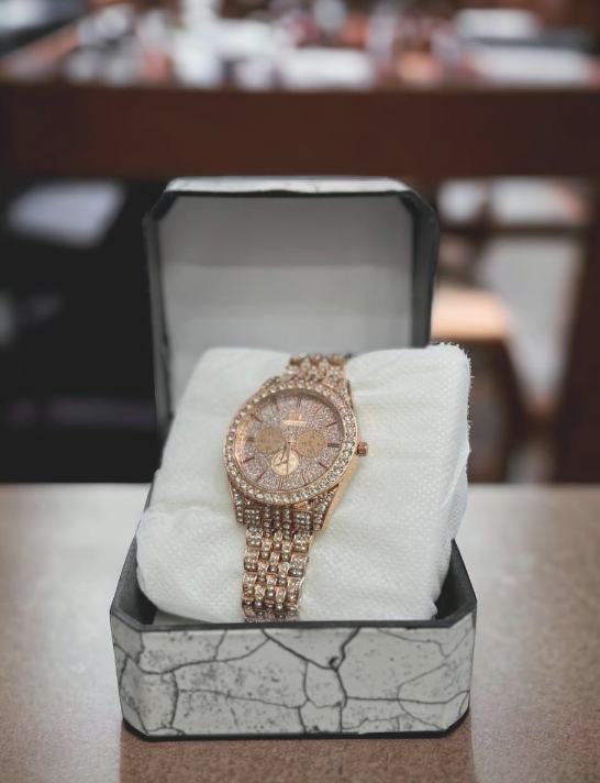 Luxury Diamond Stone Chain Watch for Women – Elegant & Sparkling