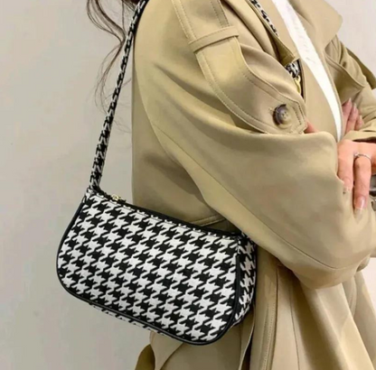 Trendy Chain Crossbody Bag for Girls – Chic & Compact